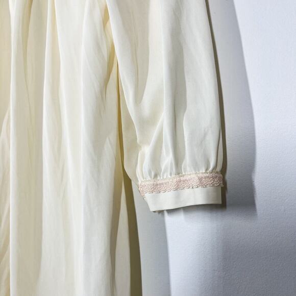 Vintage Perfect Form Full Nightgown Ivory Laced Button Down Long Sleeves Sz SM - Picture 3 of 10